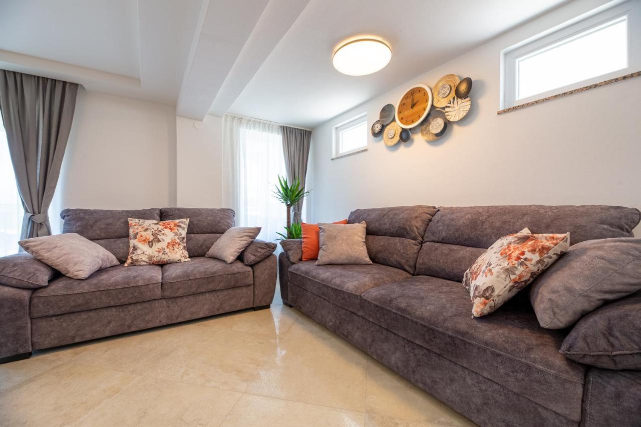 Apartment Miko Sveti Ivan Dobrinjski Esterno foto